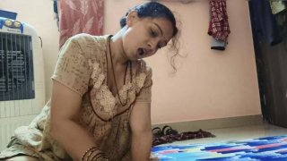 Hot indian desi girl sagita sharm first time sex video - desi aunty blowjob face fuck in hd Thumbnail